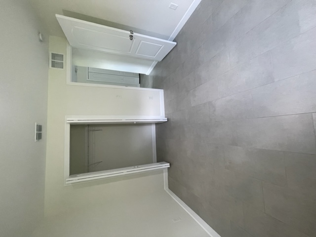 835 Kenilworth Court